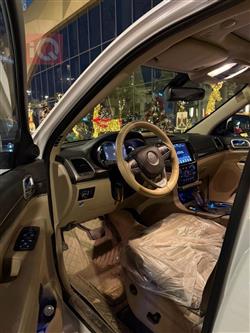 جیپ گراند شیرۆکی